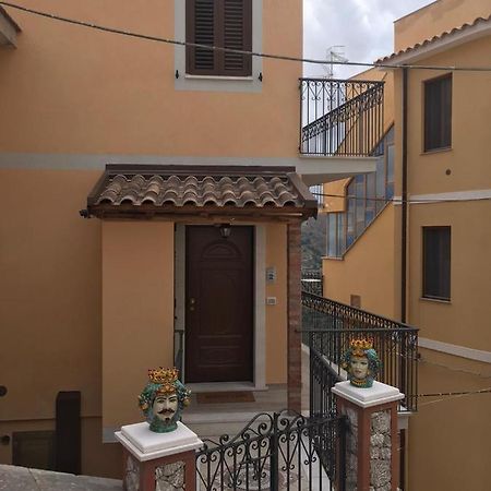 Casa Vacanza Cundari Кастельмола Екстер'єр фото
