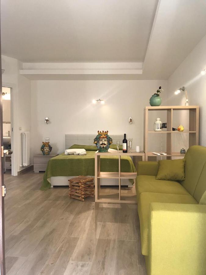 Casa Vacanza Cundari Кастельмола Екстер'єр фото