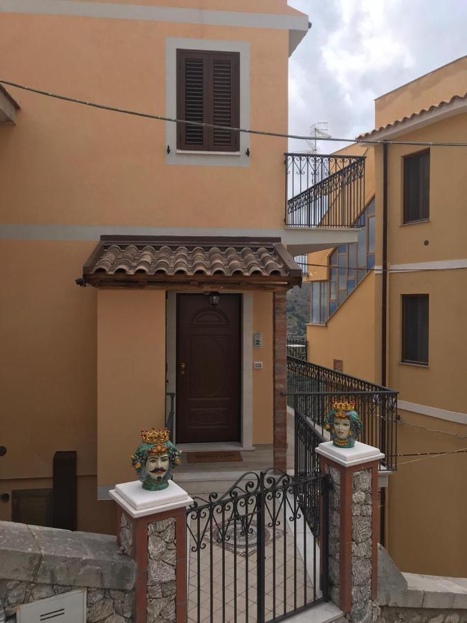 Casa Vacanza Cundari Кастельмола Екстер'єр фото