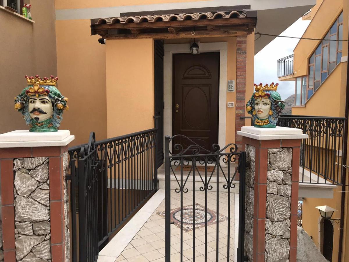 Casa Vacanza Cundari Кастельмола Екстер'єр фото