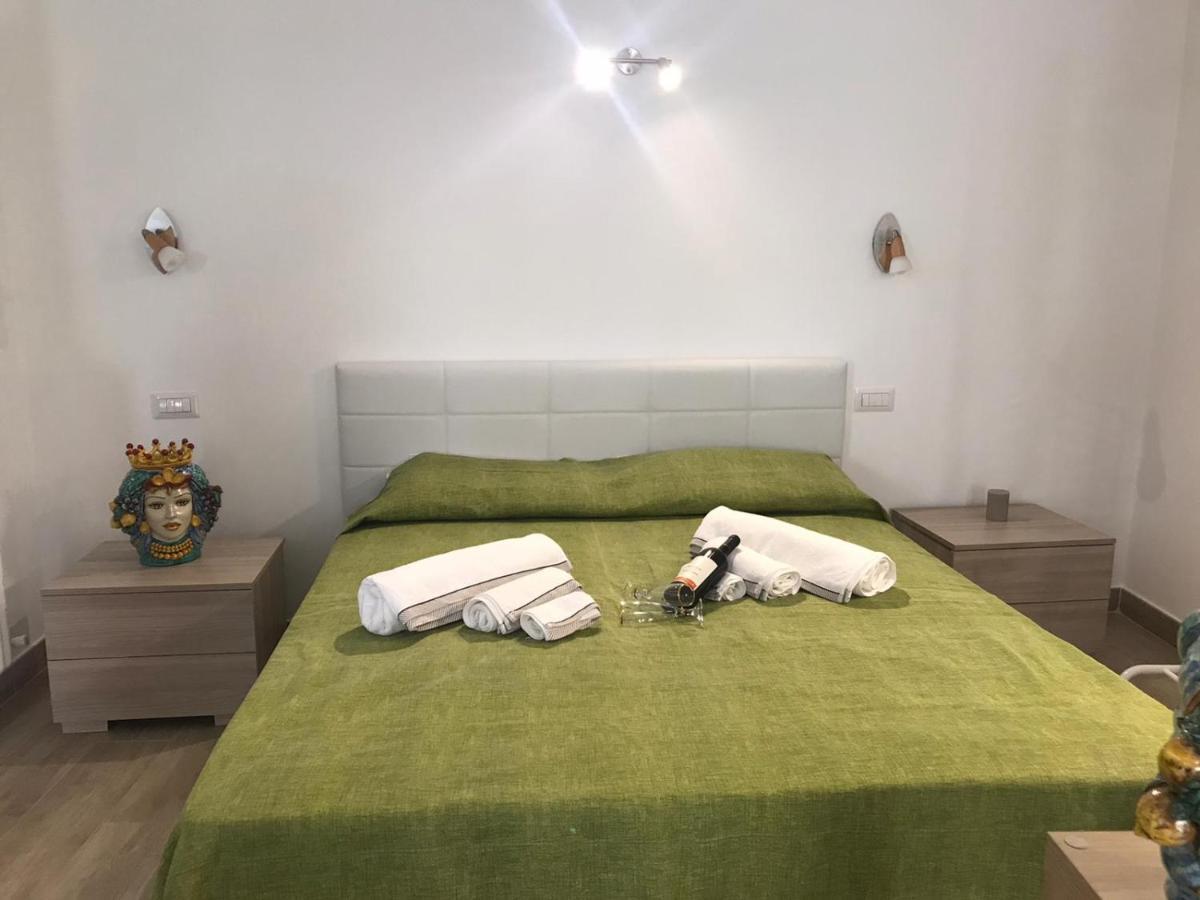 Casa Vacanza Cundari Кастельмола Екстер'єр фото