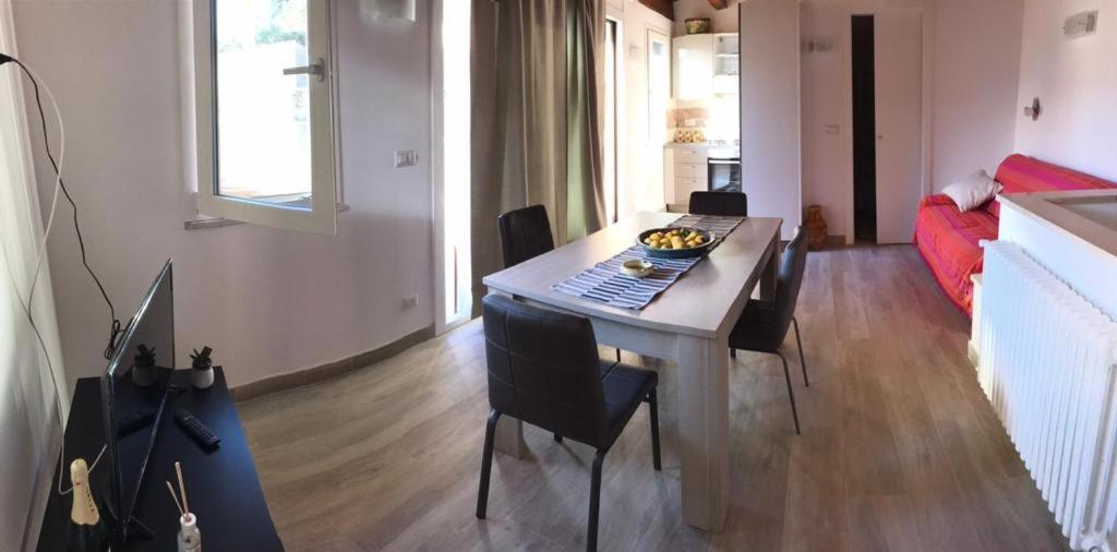 Casa Vacanza Cundari Кастельмола Екстер'єр фото