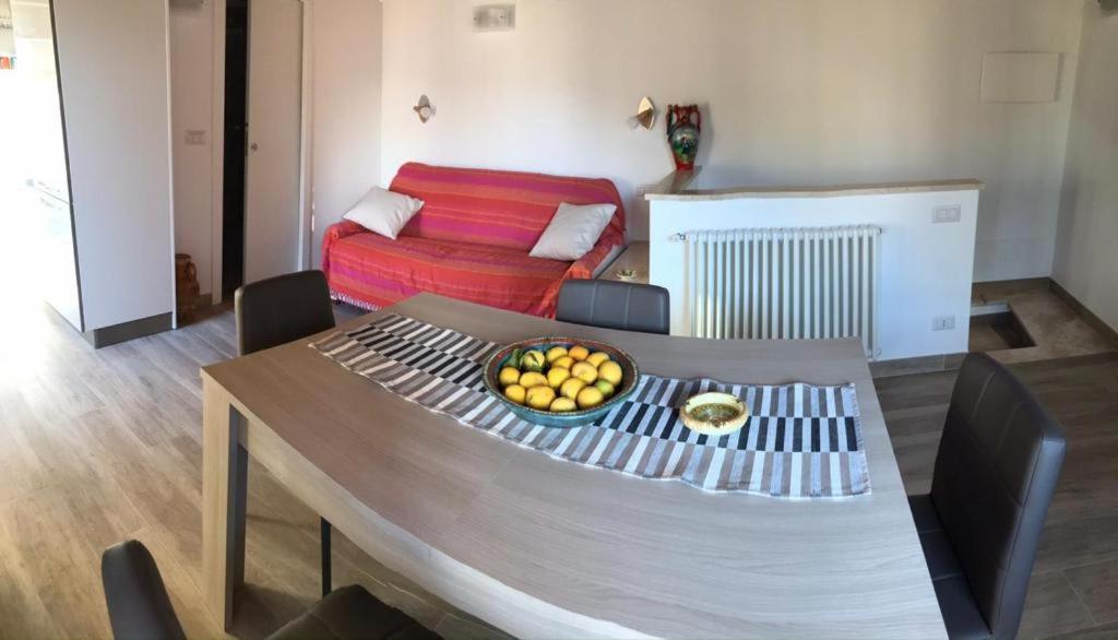 Casa Vacanza Cundari Кастельмола Екстер'єр фото